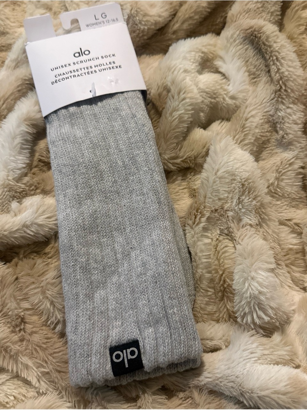 New ALO Yoga Light Gray Unisex Scrunch Knit Casual Socks